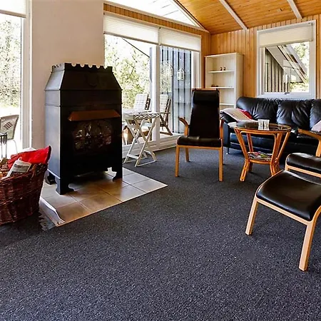 Three-bedroom Holiday In * Hals