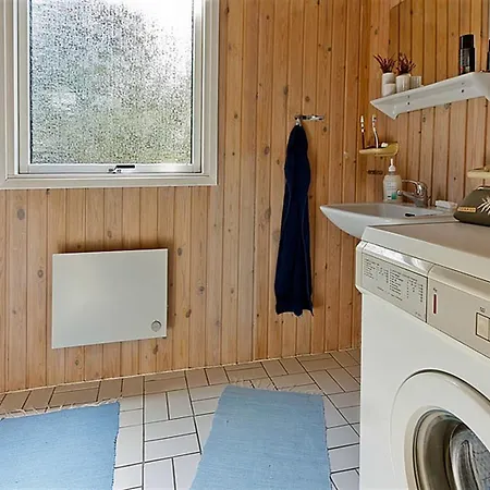 Three-bedroom Holiday In * Hals