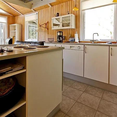 Three-bedroom Holiday In * Hals
